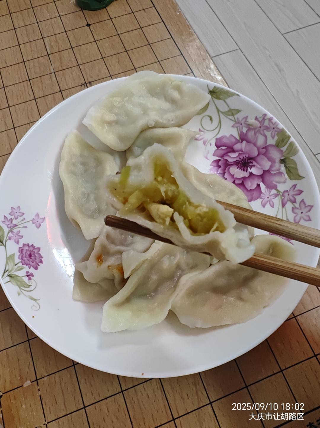西葫芦鸡蛋虾仁三鲜饺子