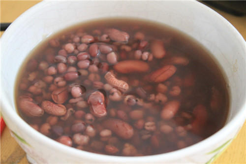 祛湿汤--薏米红豆水的做法