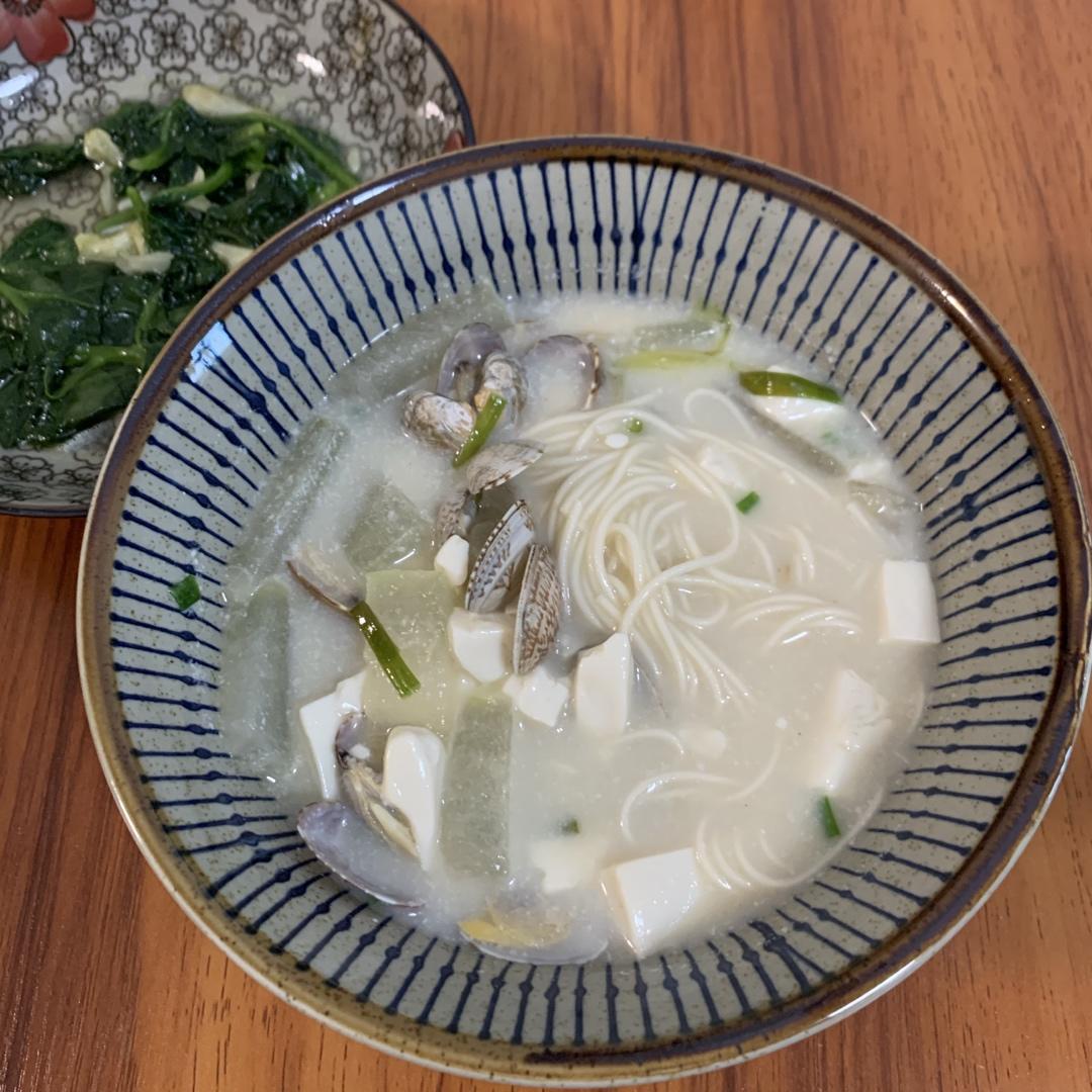 【花蛤豆腐汤】