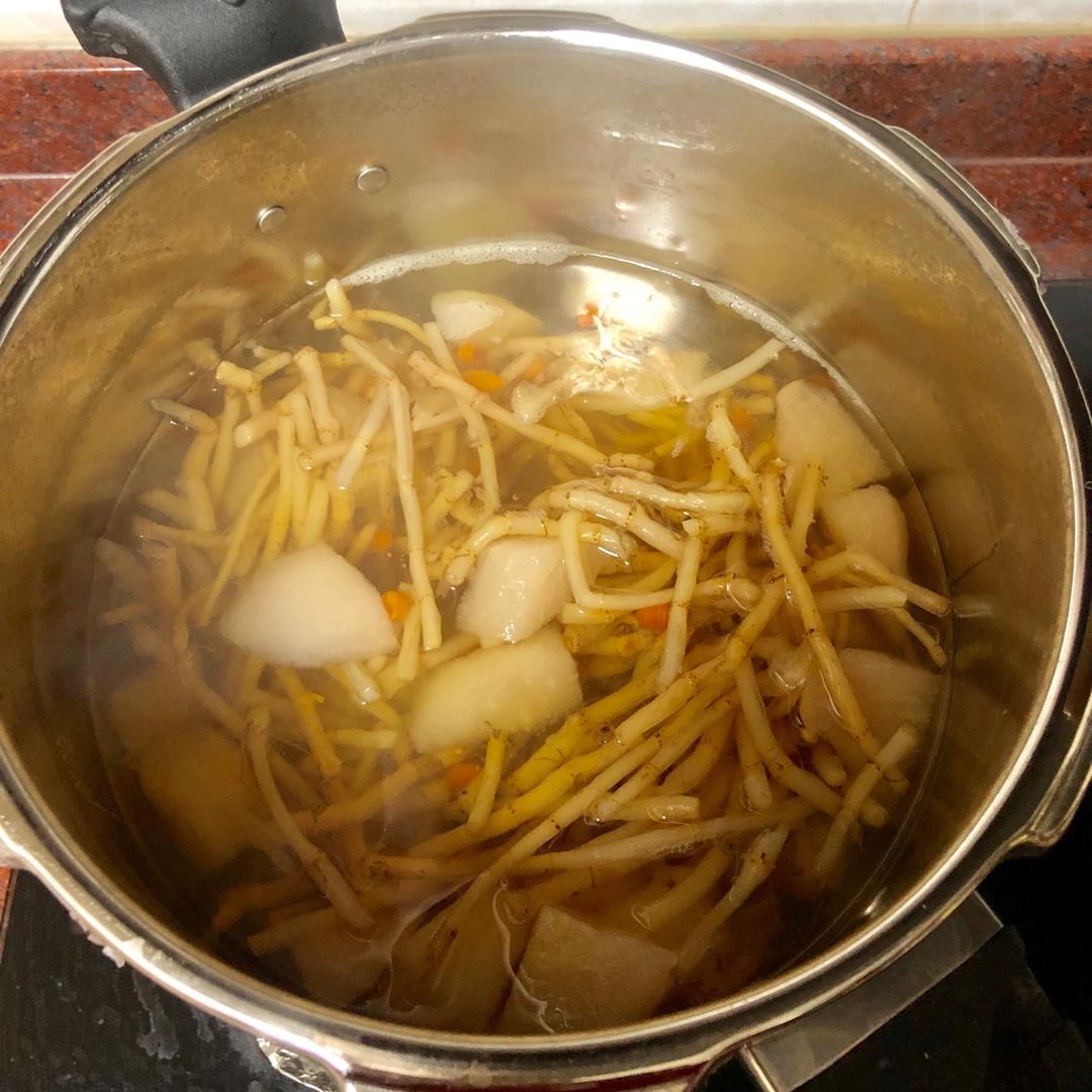 鱼腥草雪梨汤