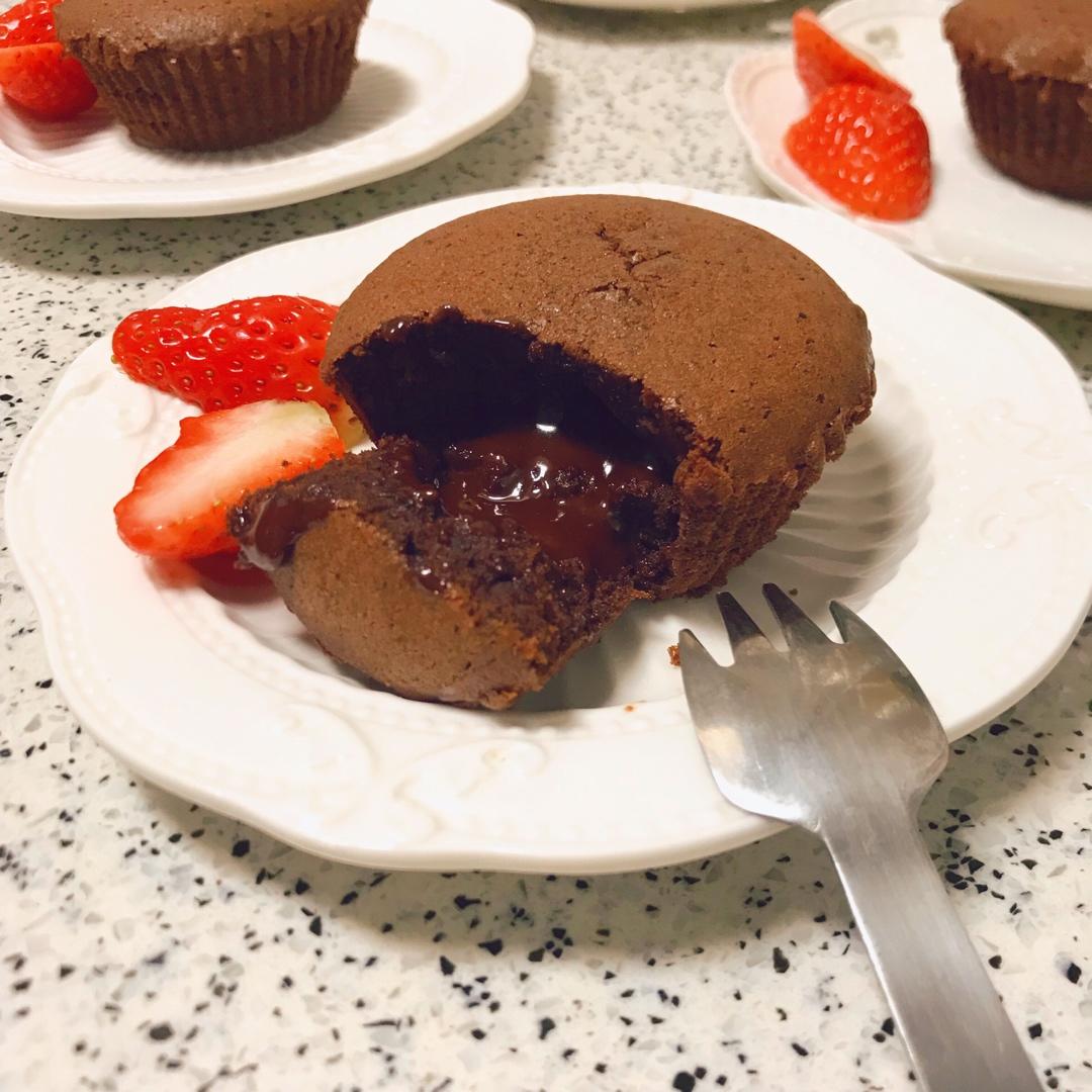 巧克力熔岩杯子蛋糕