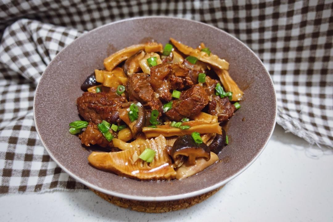 红烧笋干牛腩