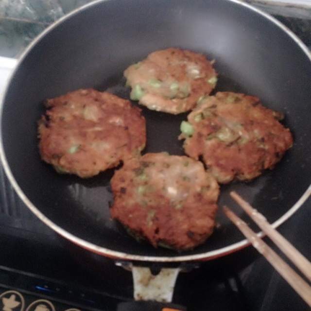 懒人快手餐：鸡蛋藕饼