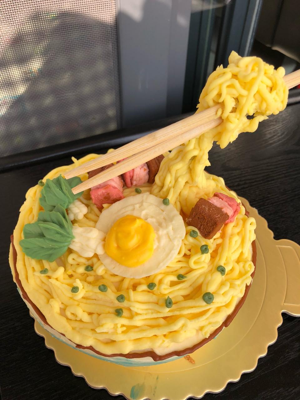 鸡蛋虾仁鱼板面蛋糕(寿面蛋糕)