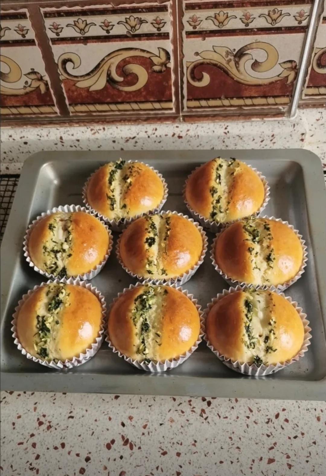 蒜香肉松面包🥯