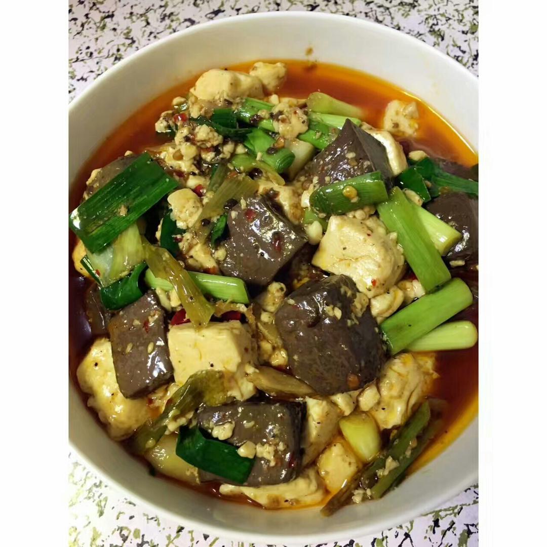 鸭血豆腐煲