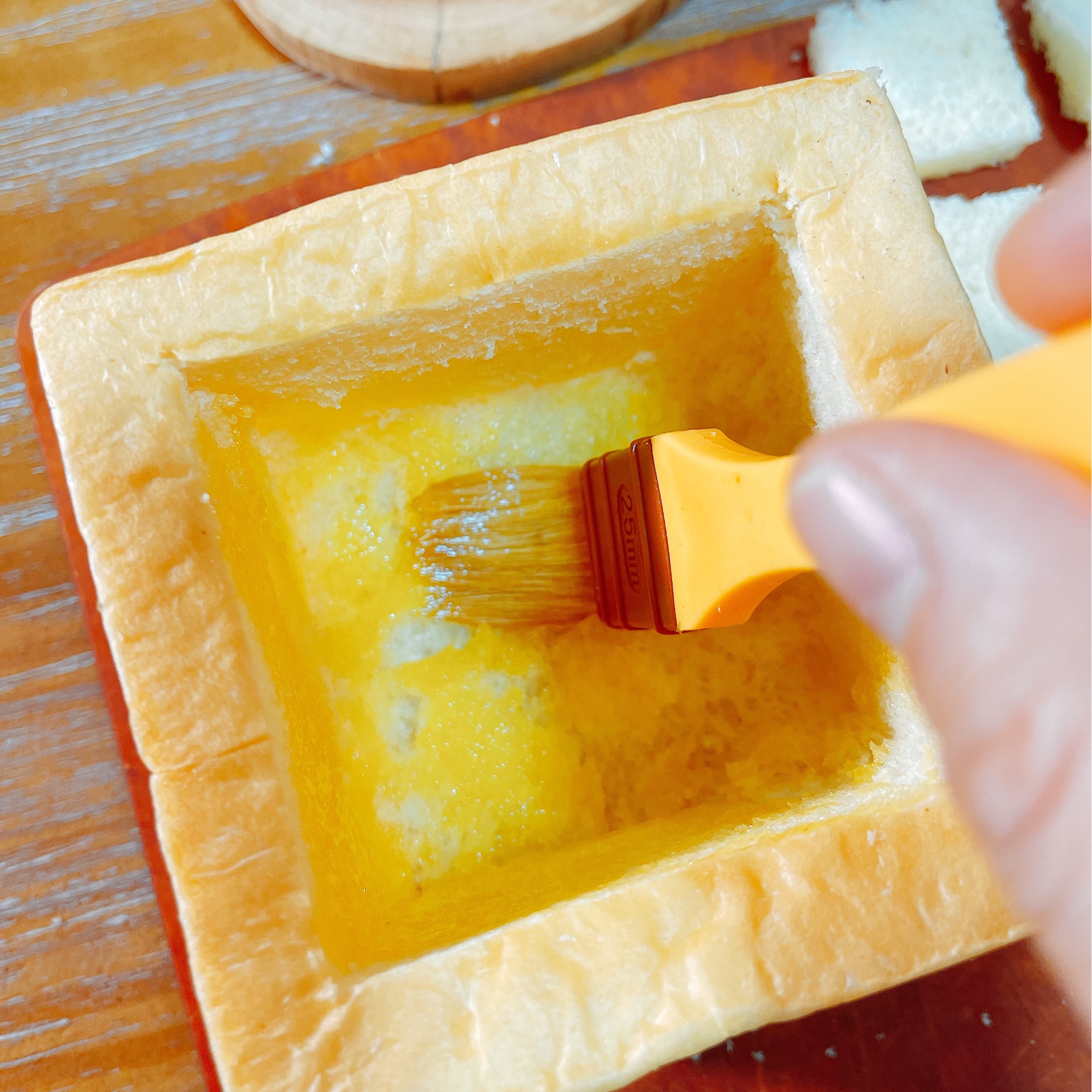 【樉樉的小厨房】复刻港式蜂蜜黄油厚多士 冰激凌吐司盒子的做法 步骤7