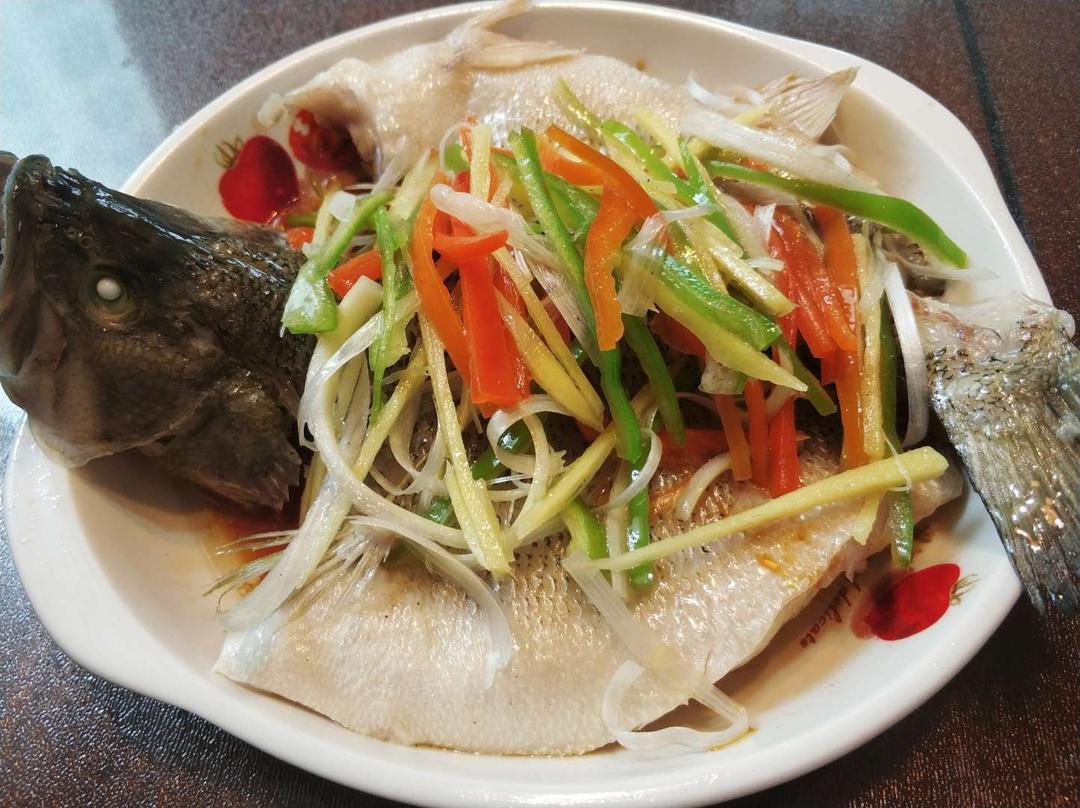 「月澜姐」清蒸鲈鱼 ▏揭秘饭店蒸鱼味道鲜美不腥的诀窍