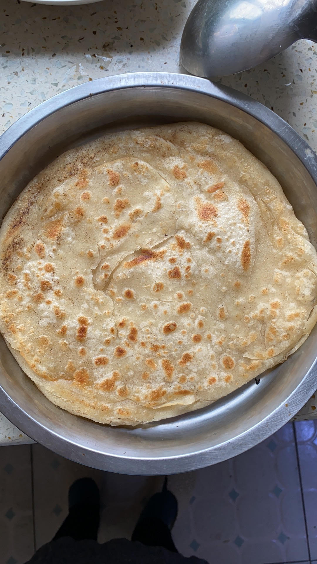 烙饼不硬的小窍门 掌握了你也能看出柔软多层凉了不硬的小油饼