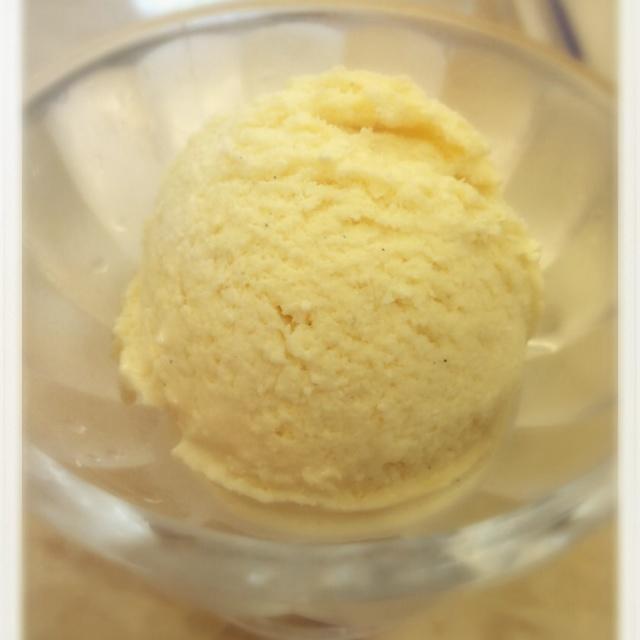 香草冰淇淋（消耗蛋黄的好办法）的做法