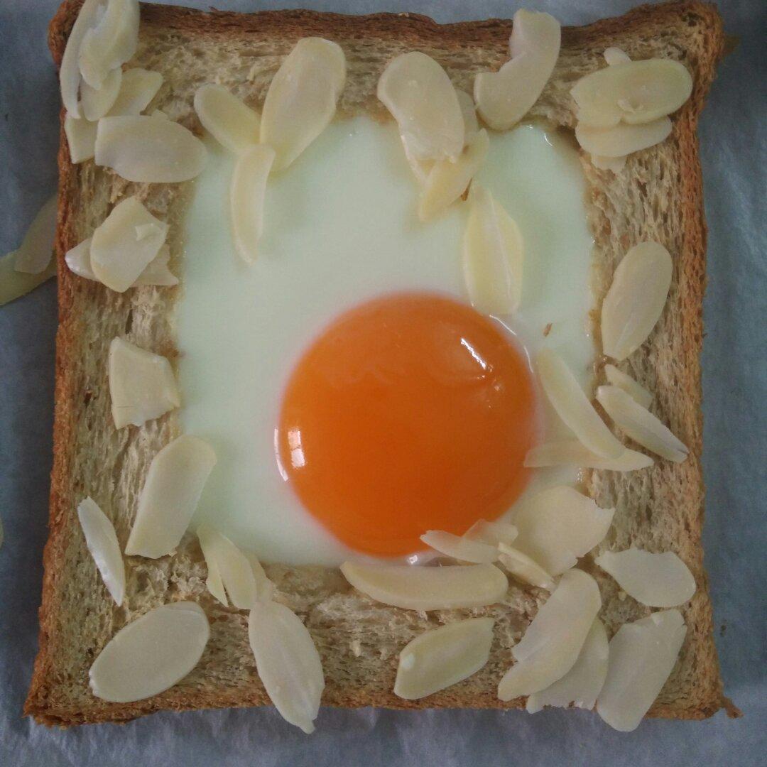 吐司太阳蛋披萨