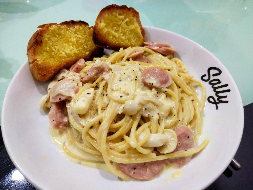 超简单的奶汁培根意面Carbonara