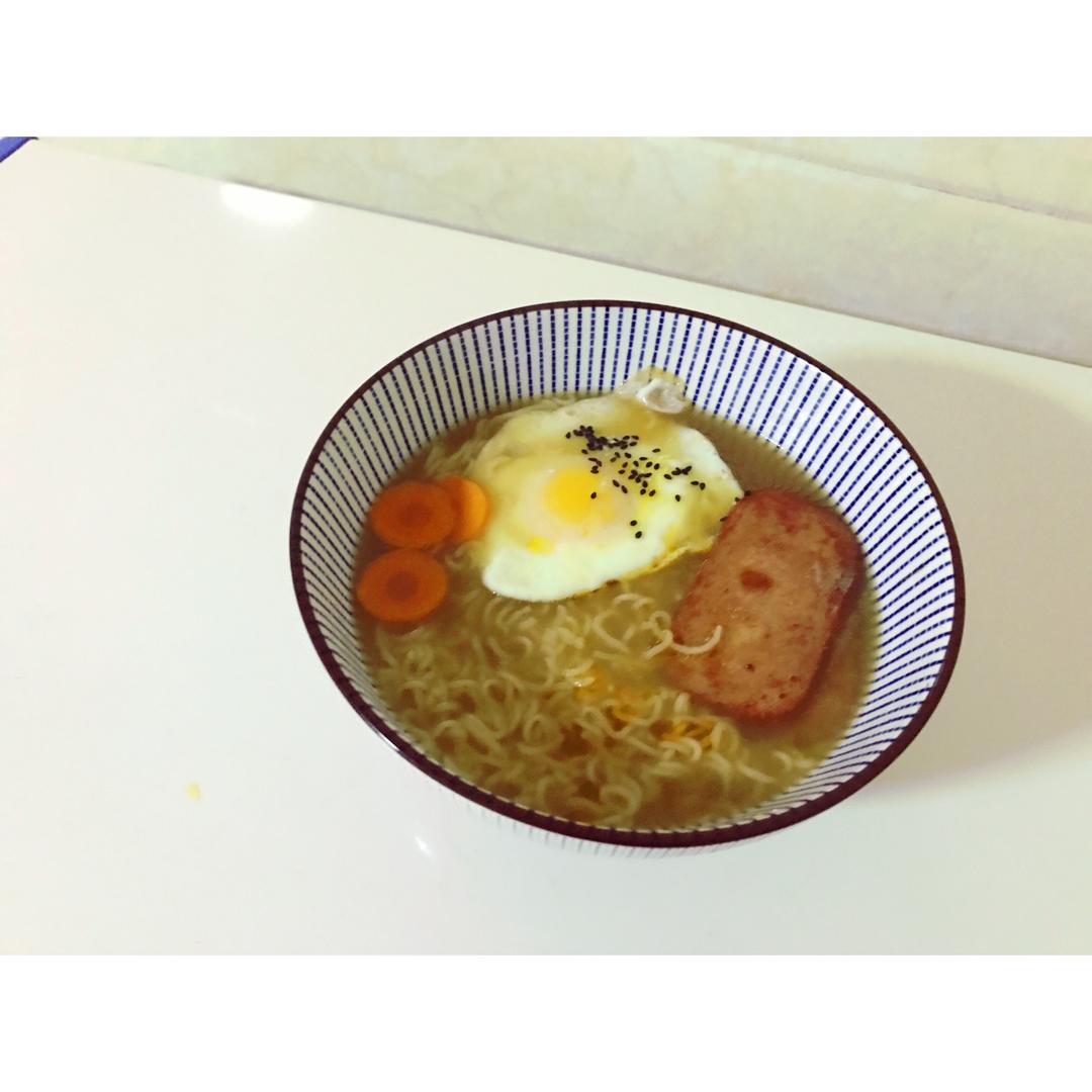 港式餐蛋面
