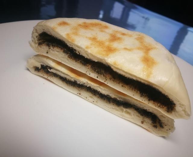 香甜又松软的 黑芝麻核桃馅饼的做法