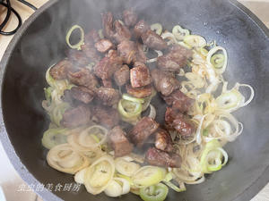 日式葱烧牛肉的做法 步骤5