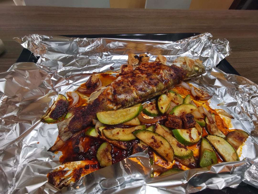 香辣烤鱼——西门子CS289ABS0W家用嵌入式蒸烤一体机