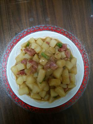 土豆炖腊肉的做法 步骤5