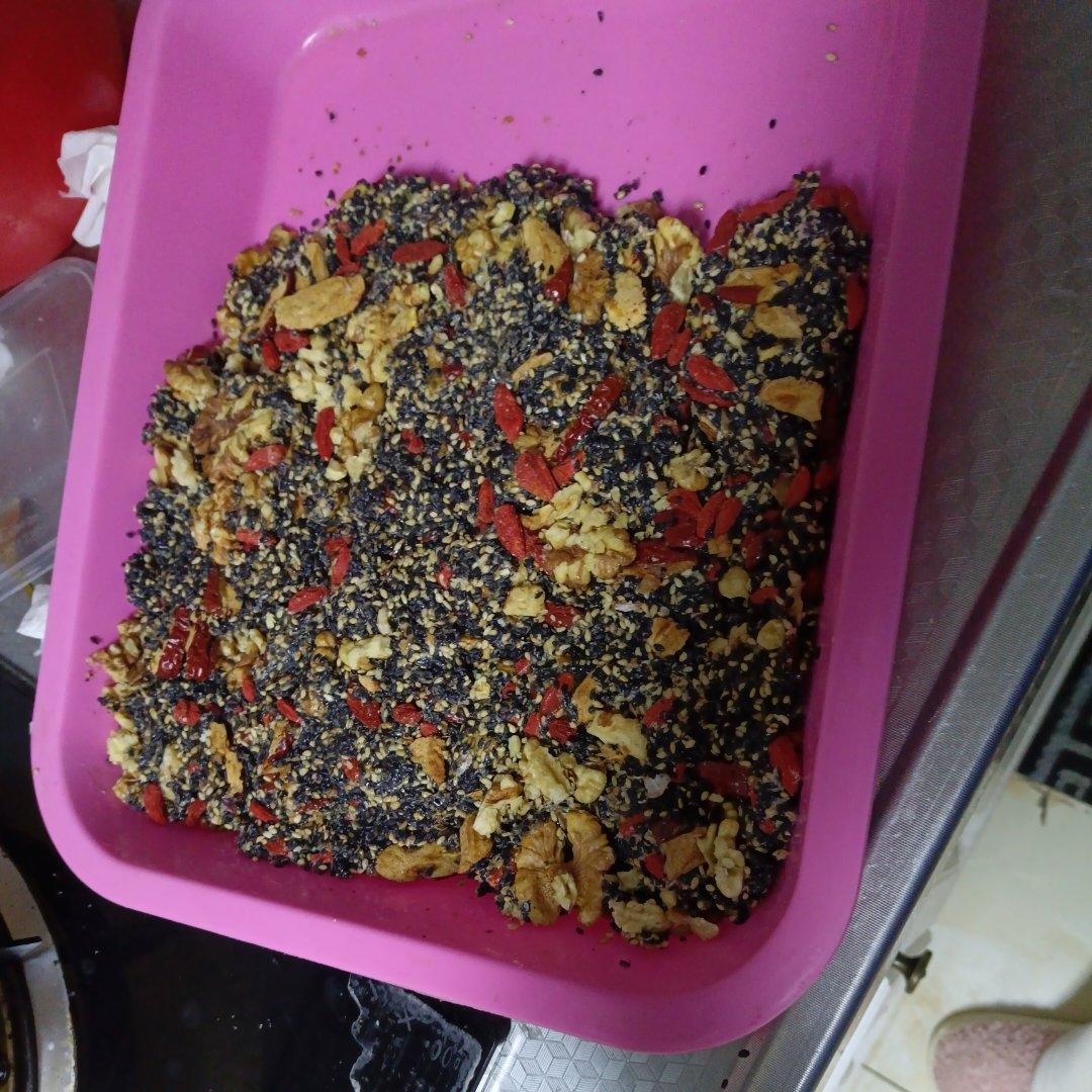 黑芝麻核桃红枣糕