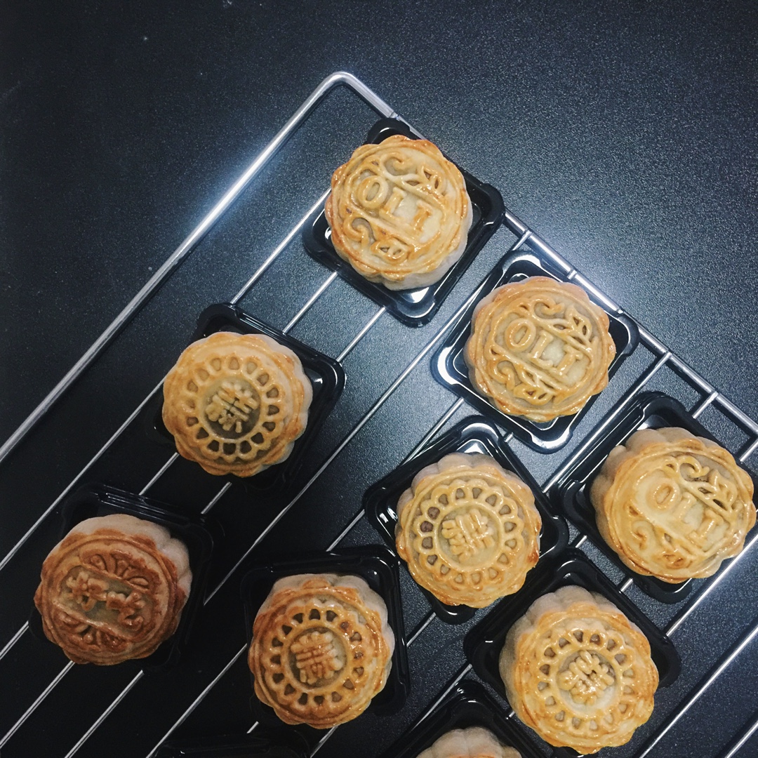 莲蓉蛋黄月饼（君之配方）