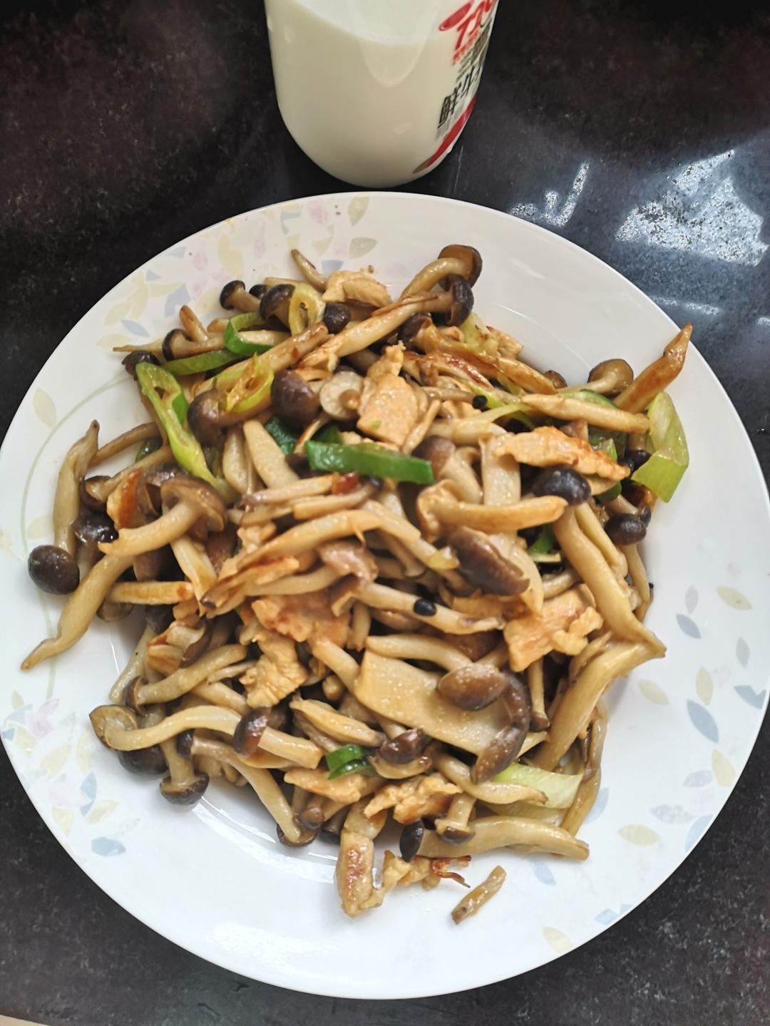 蘑菇炒鸡蛋	平菇这样炒，鲜美无比巨好吃