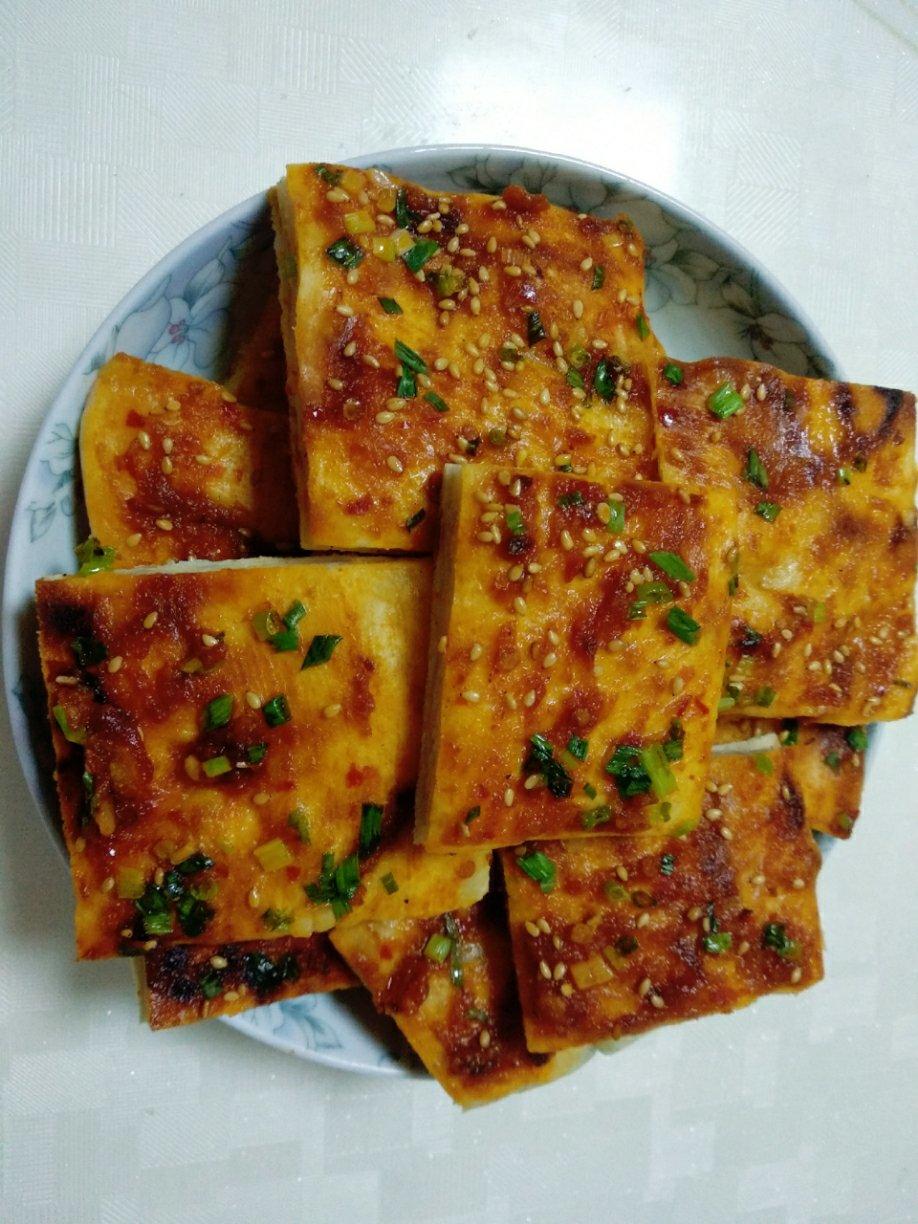 仰望星空的小倩做的土家酱香饼