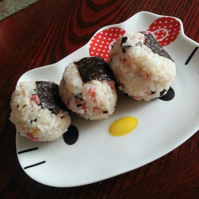 海苔肉松饭团