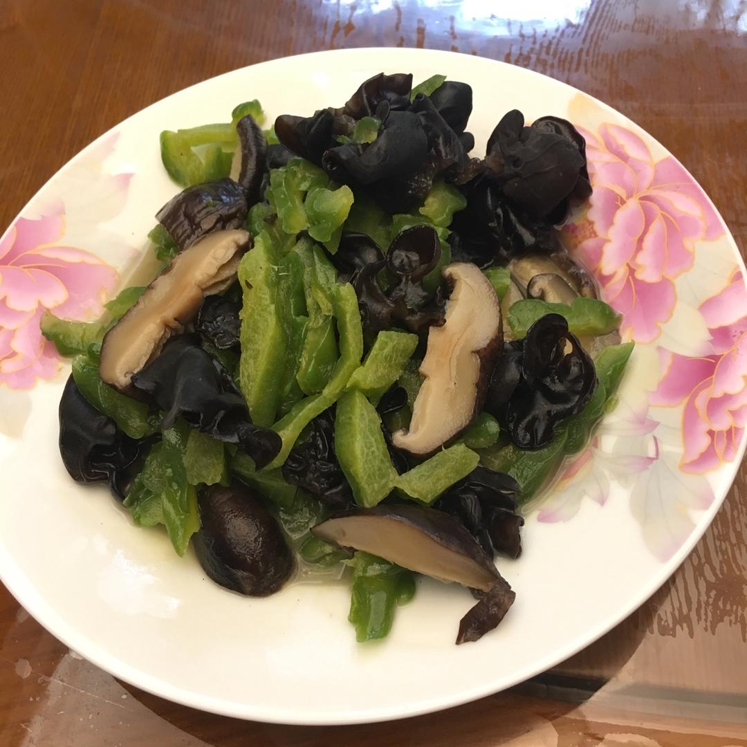 苦瓜炒香菇