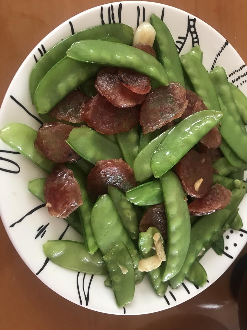 腊肠炒荷兰豆