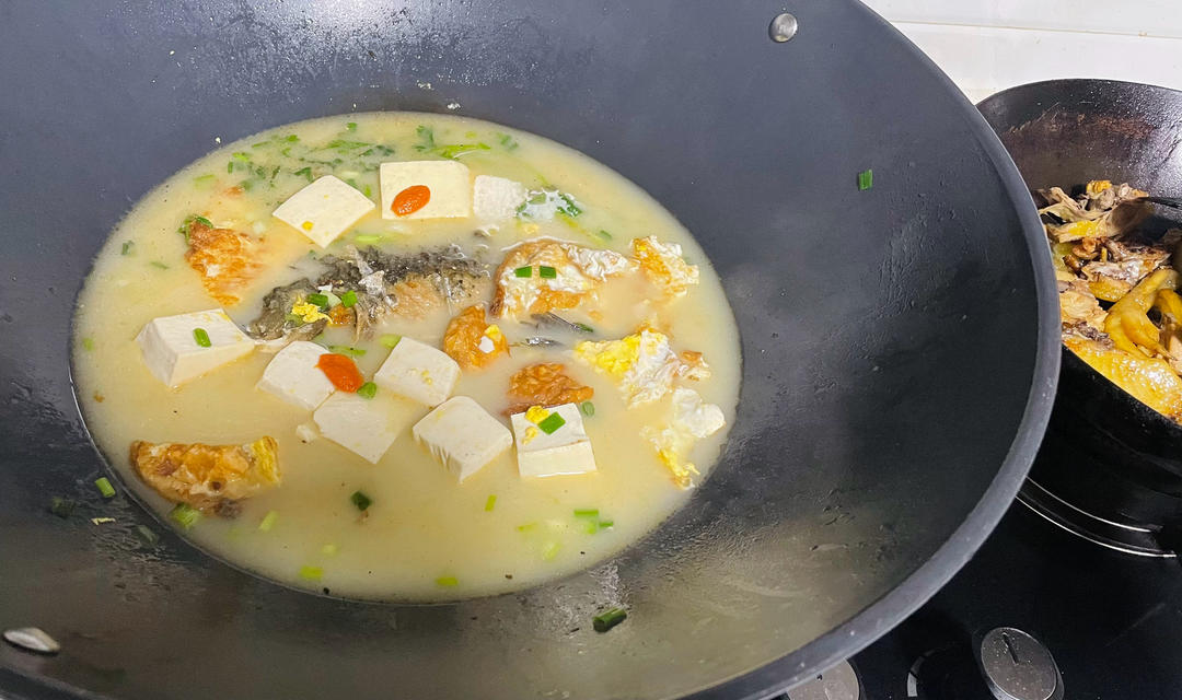 奶白奶白的鲫鱼豆腐汤