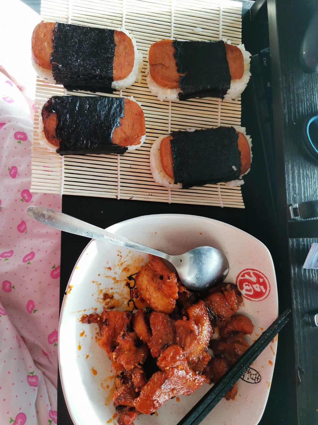 高颜值海苔饭团