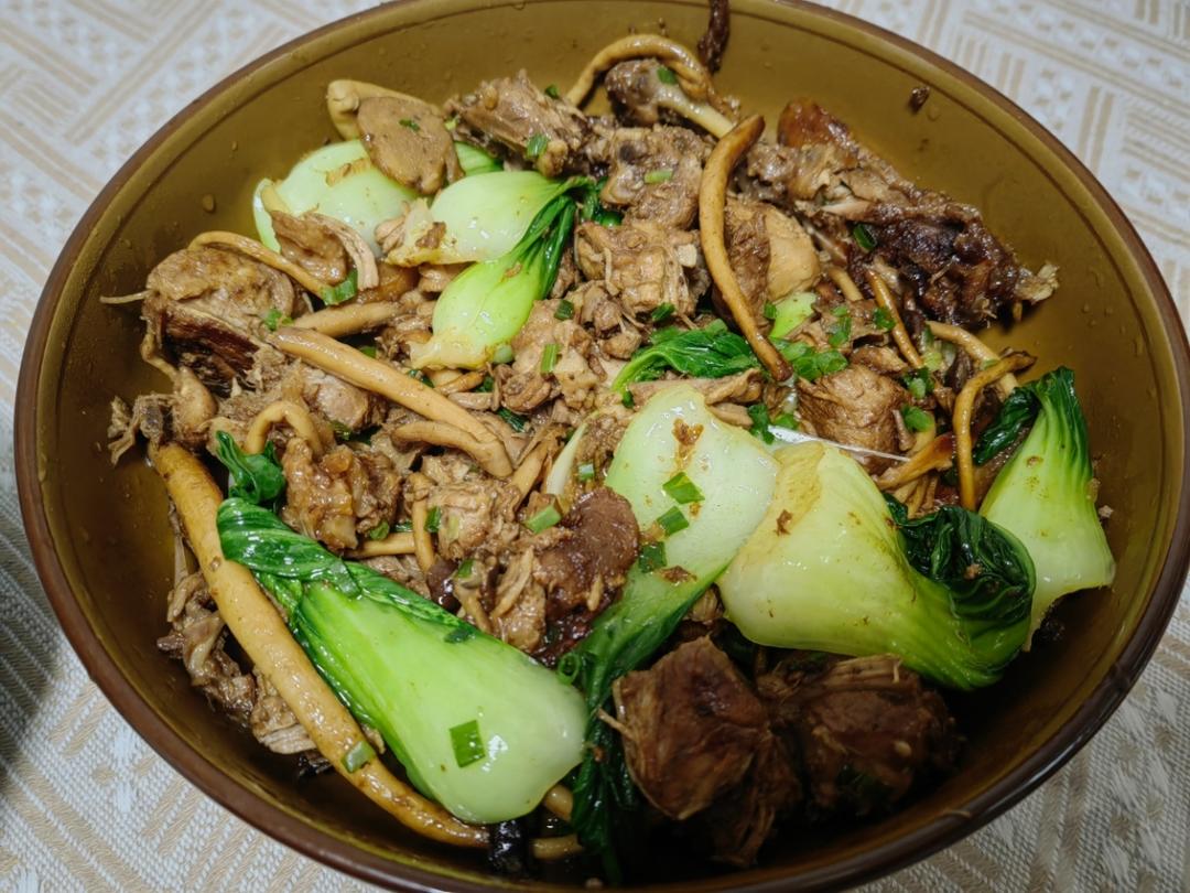 茶树菇焖鸭