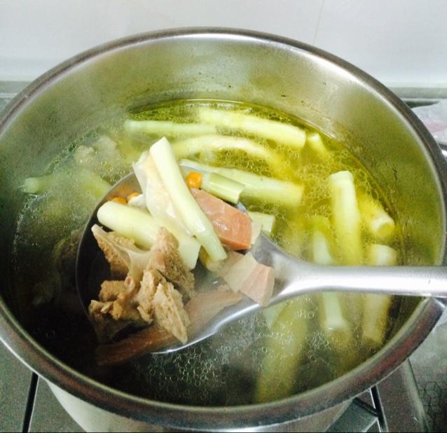 扁尖火腿煨老鸭汤的做法