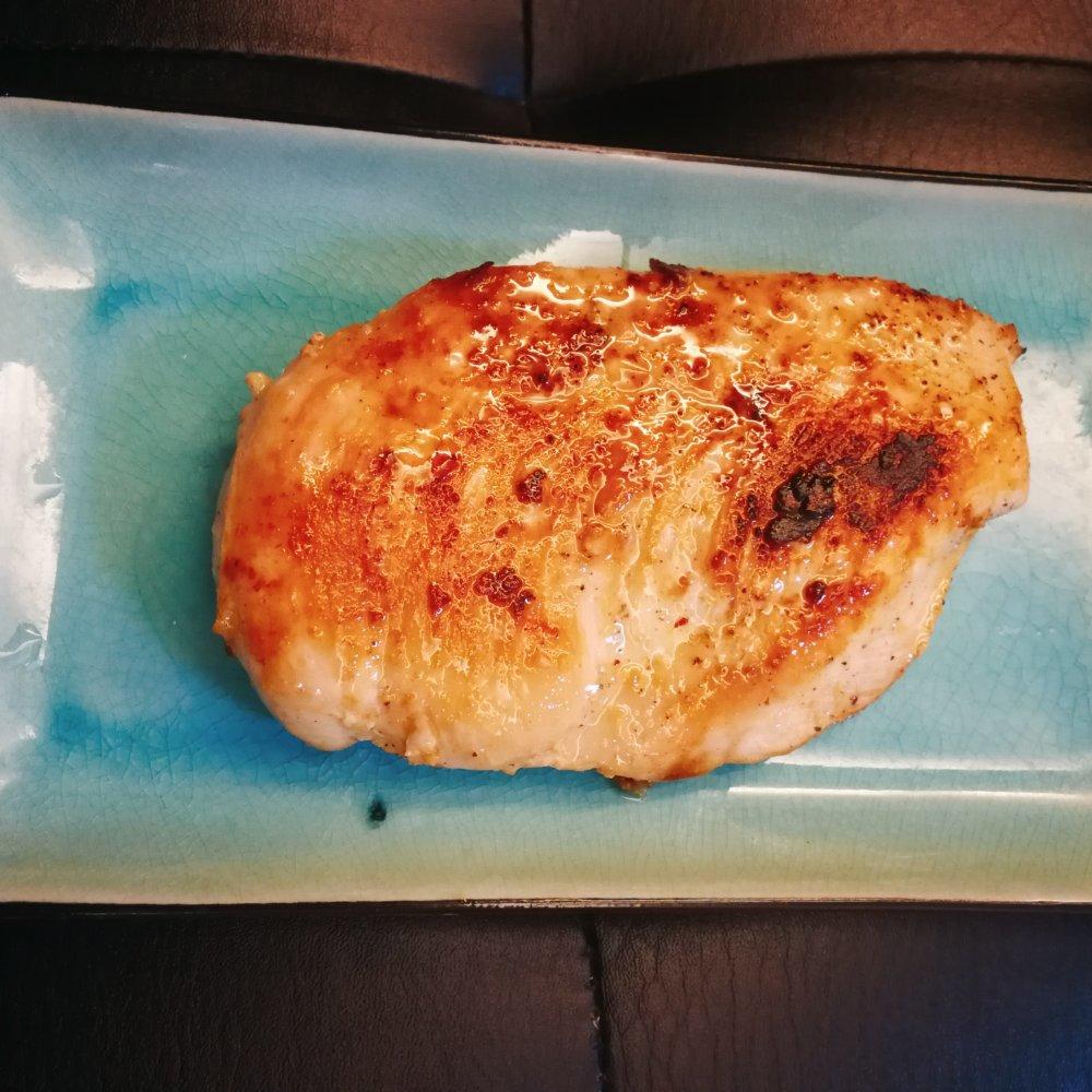 酷炫屌炸天好吃的煎鸡胸肉（香蒜蜂蜜煎鸡胸肉）