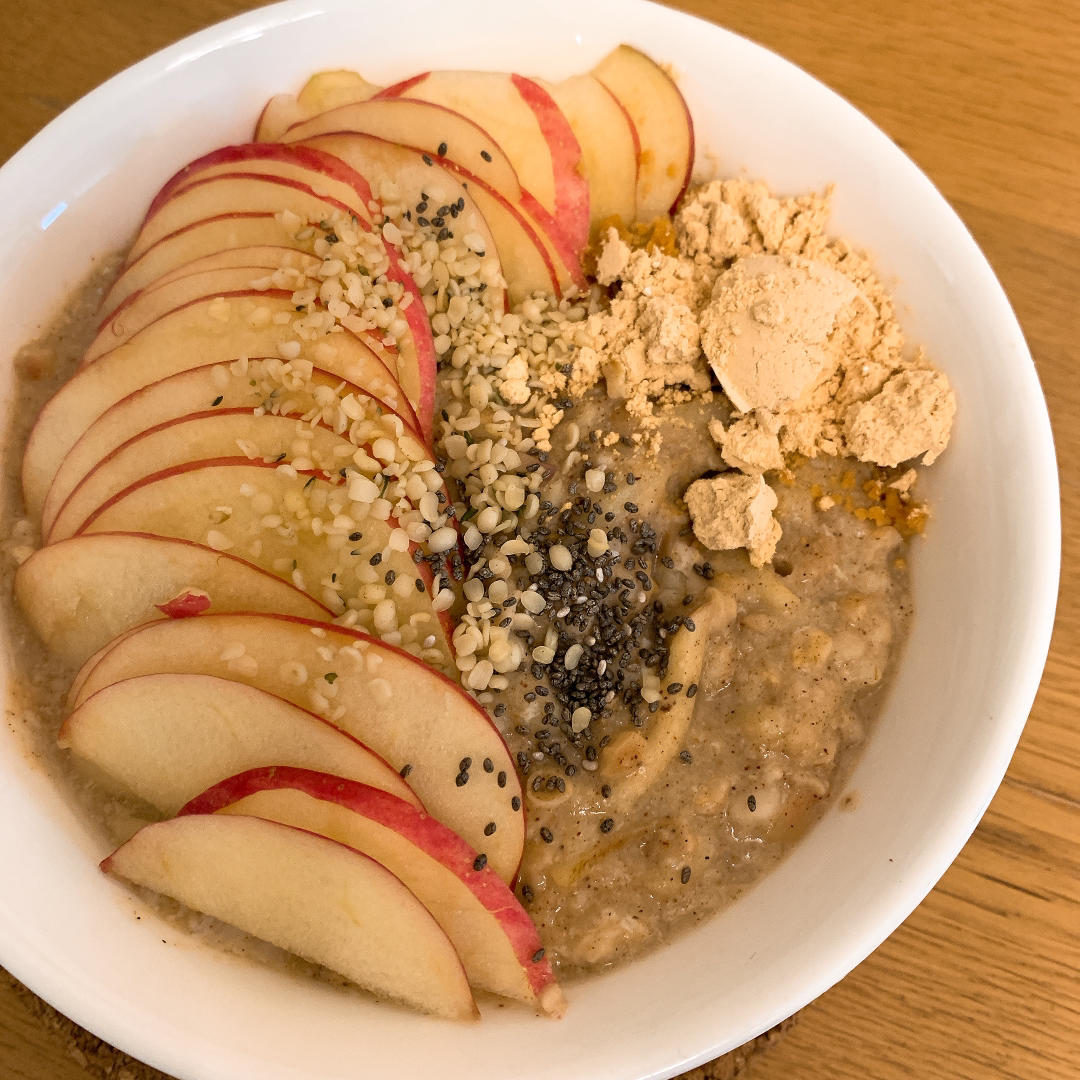 比隔夜燕麦适合秋冬😋苹果肉桂粥