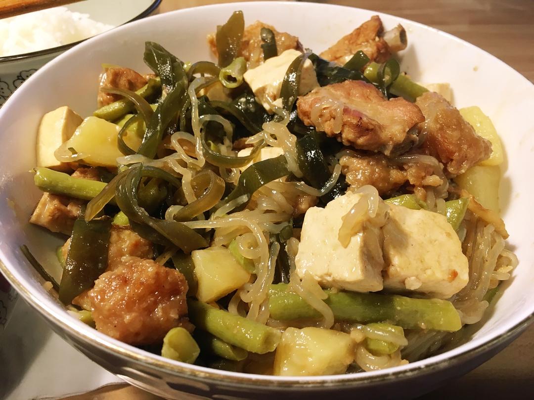 烩菜（豆腐豆角土豆烩排骨）