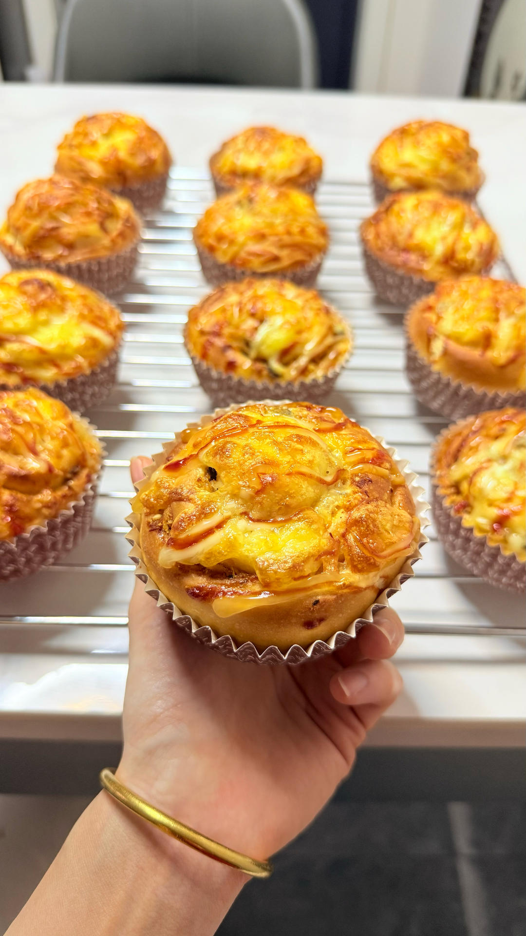 沙拉肉松面包🧀🍅🥗