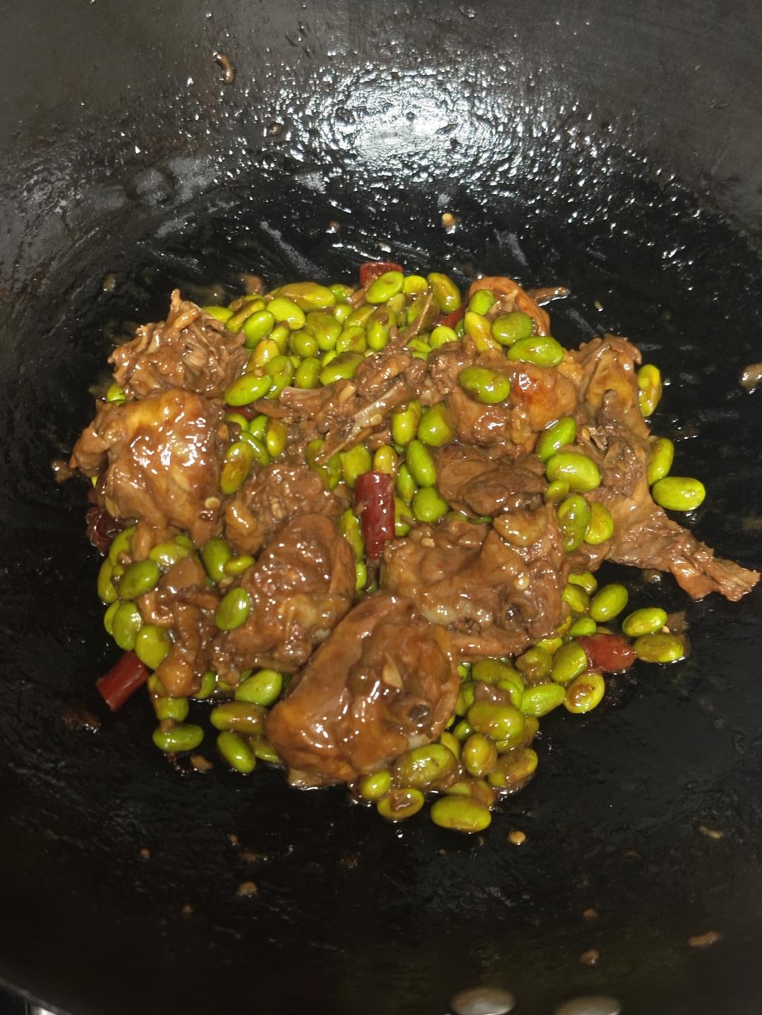 家常菜毛豆烧鸡腿