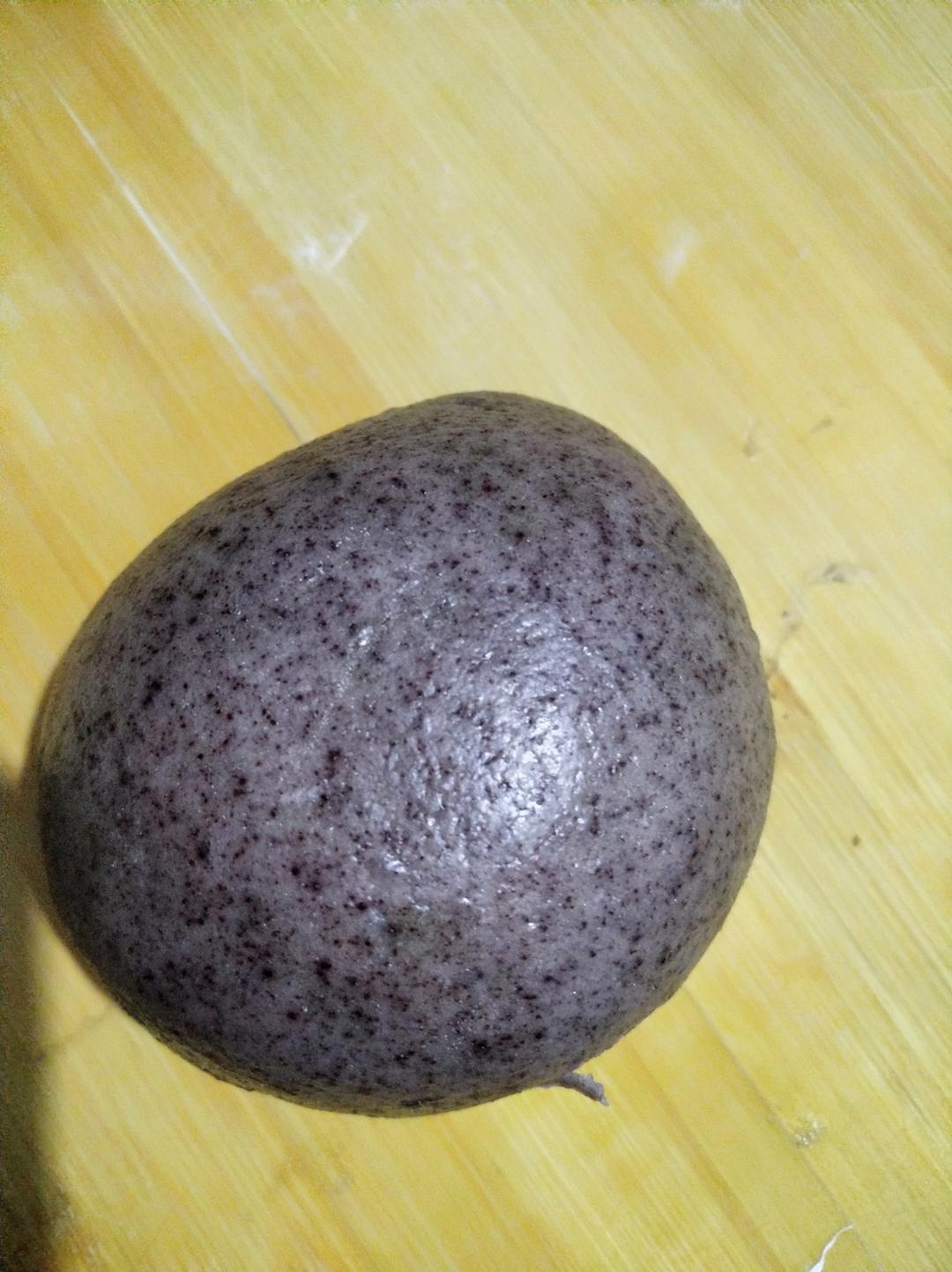 黑米面馒头