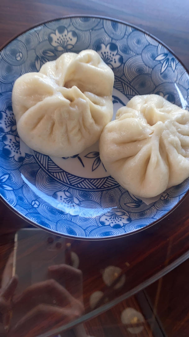 松软多汁的肉包子