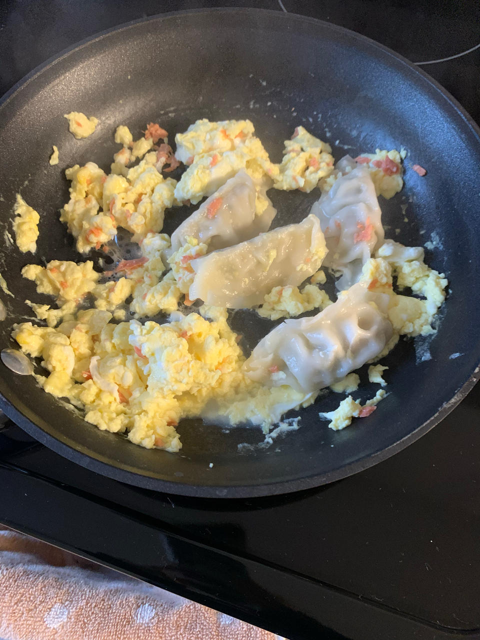 抱蛋煎饺，让速冻饺子好看又好吃～蘸醋吃爱了爱了