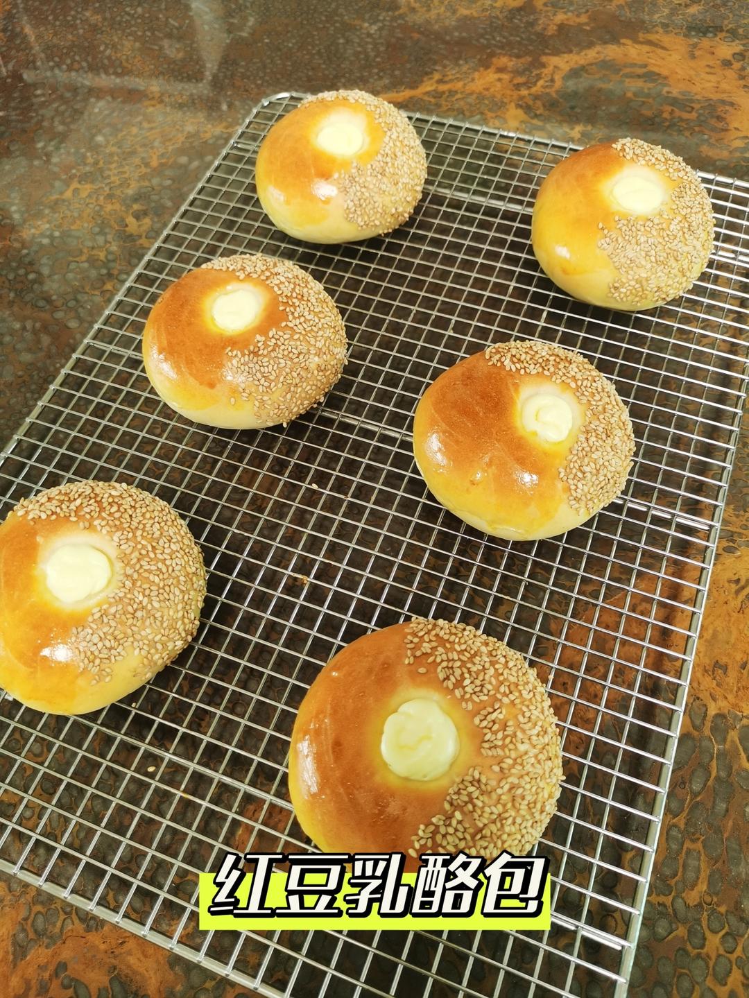 红豆乳酪包