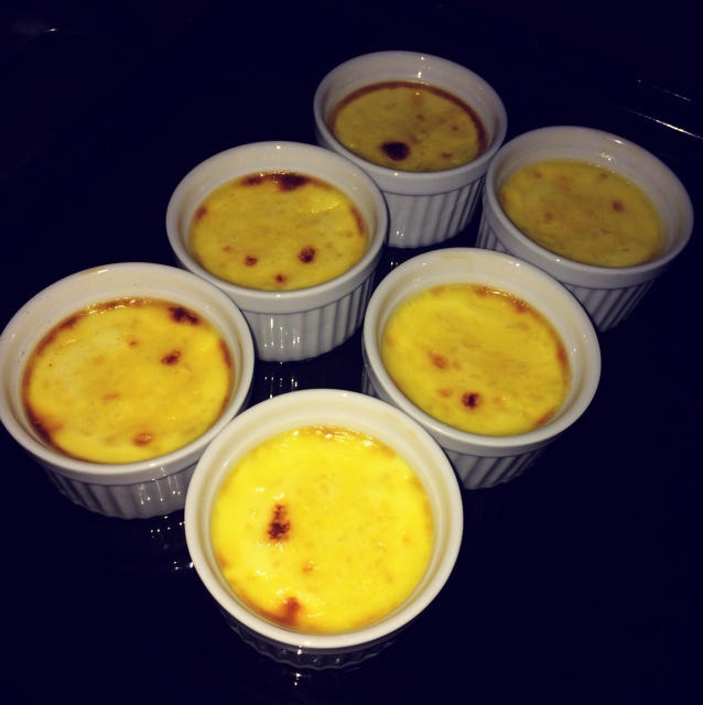 Crèmebrulée。法式烤布雷。焦糖布丁。