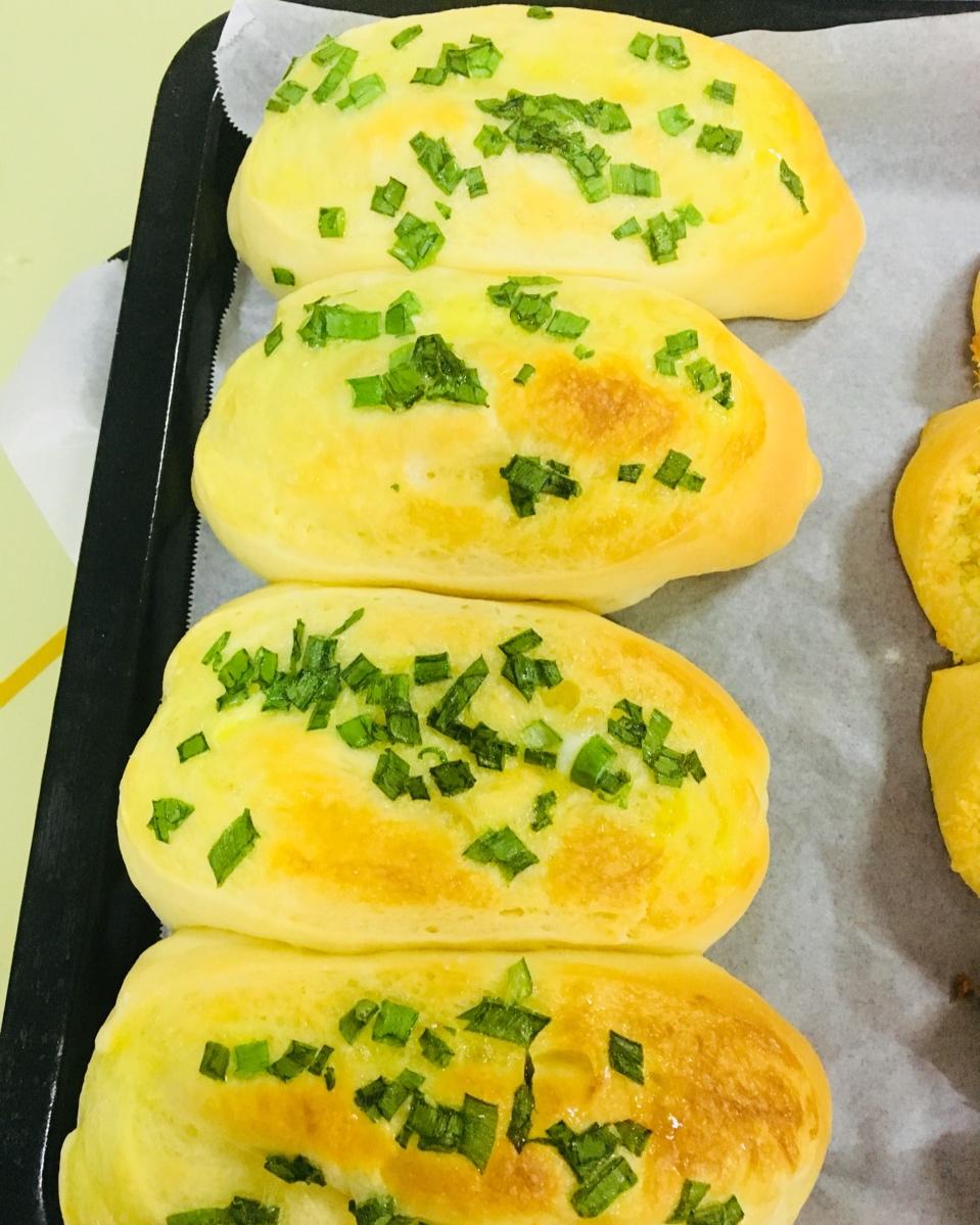 简单的生活1做的经典台式面包—香葱面包