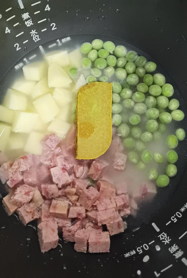 香喷喷的电饭煲咖喱饭