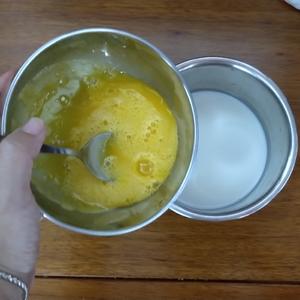 咸蛋黄奶酪蛋糕的做法 步骤5