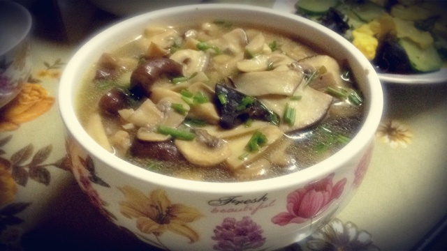 什锦菇煲