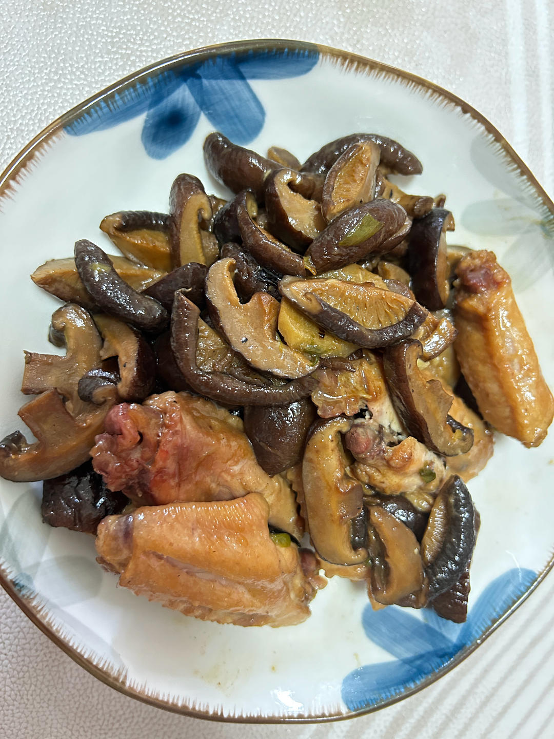 香菇炖鸡翅