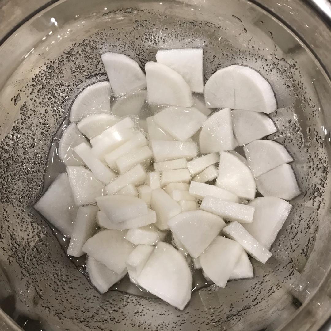 三步爽口酸酸辣辣腌萝卜片小咸菜