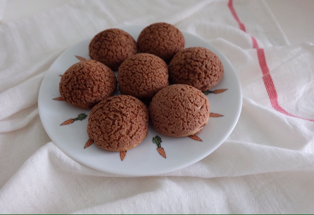 巧克力酥皮泡芙