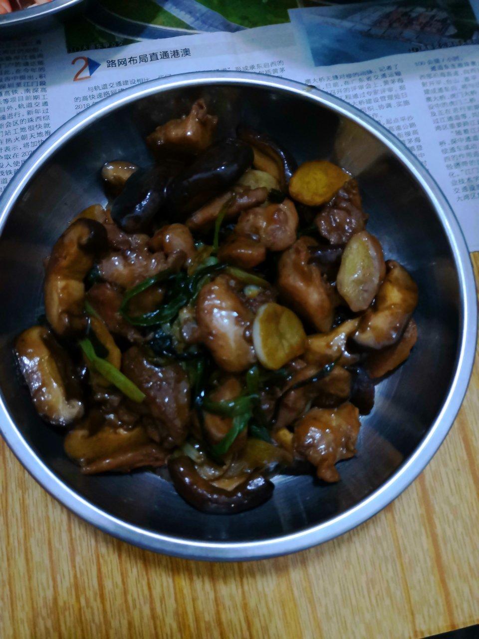 蘑菇滑鸡（香菇滑鸡）